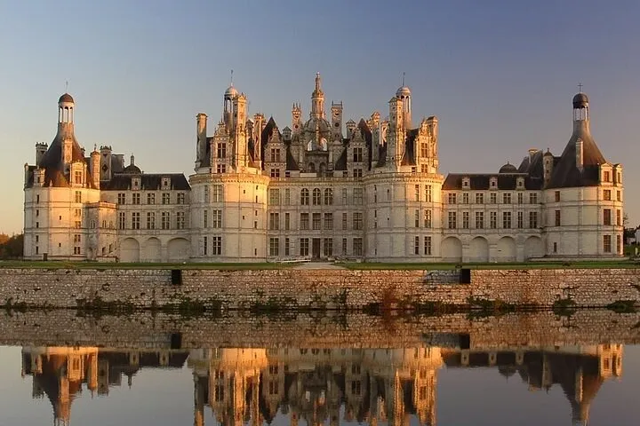 Loire vineyards and a tasting on a Loire Valley wine tour from Paris with Chambord