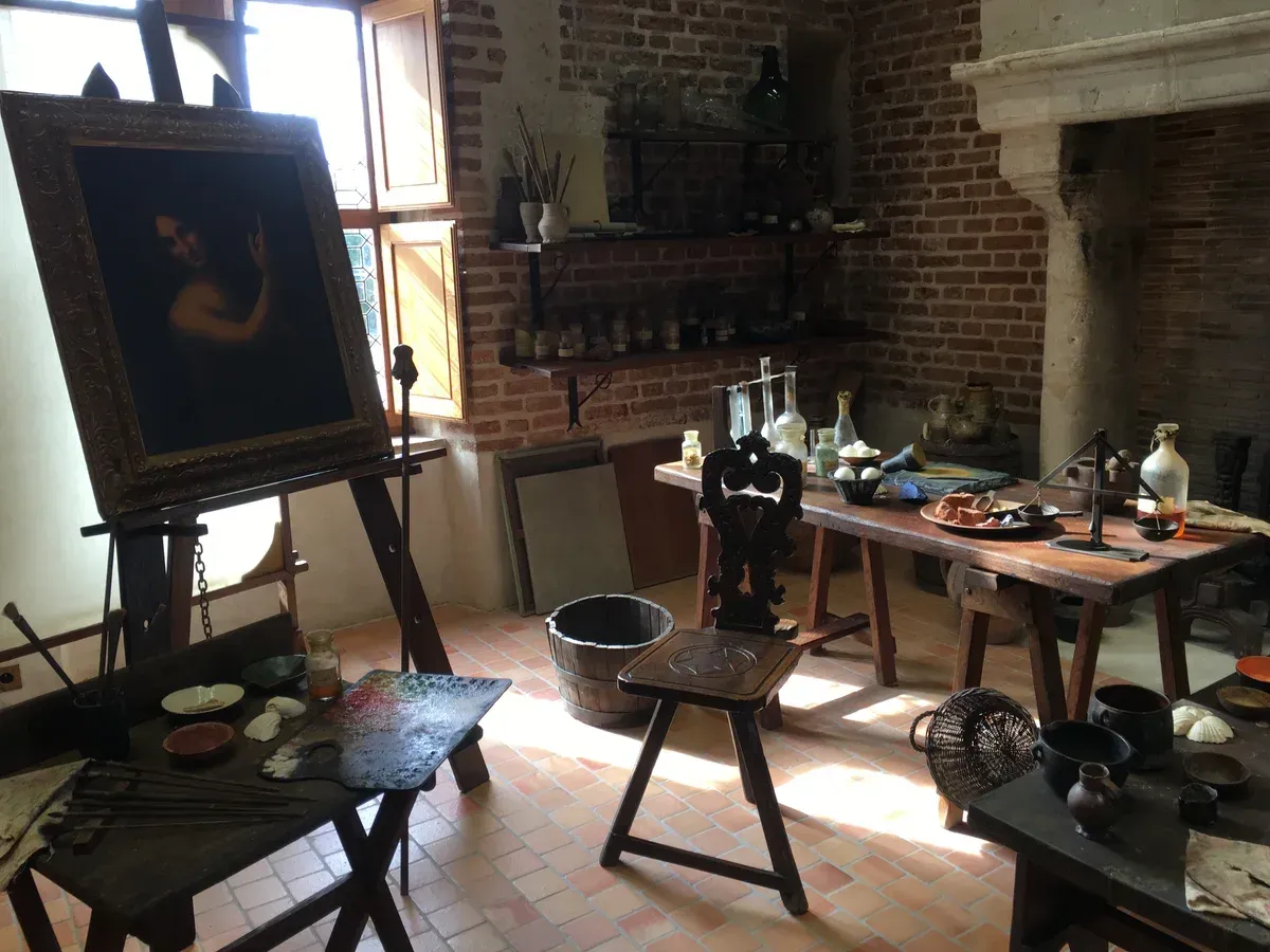 A reconstructed workshop inside the Clos Lucé, a stop to add to Loire Valley wine and castle tours in Amboise